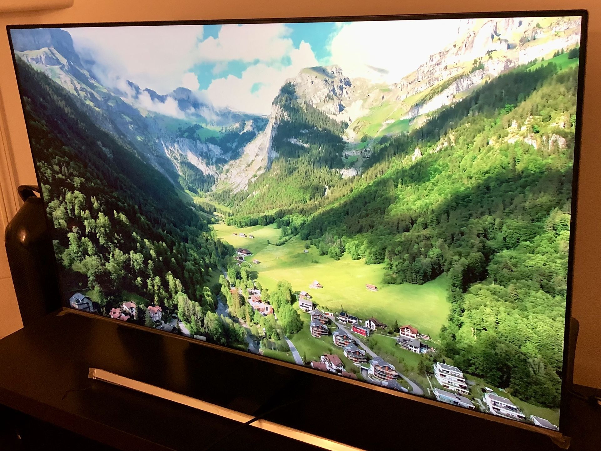 Samsung Premium UHD 4K TV