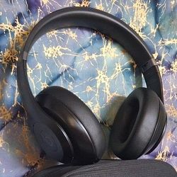 Will Trade My Beats Studio Pro For A Decent Phone S21 Or  Better