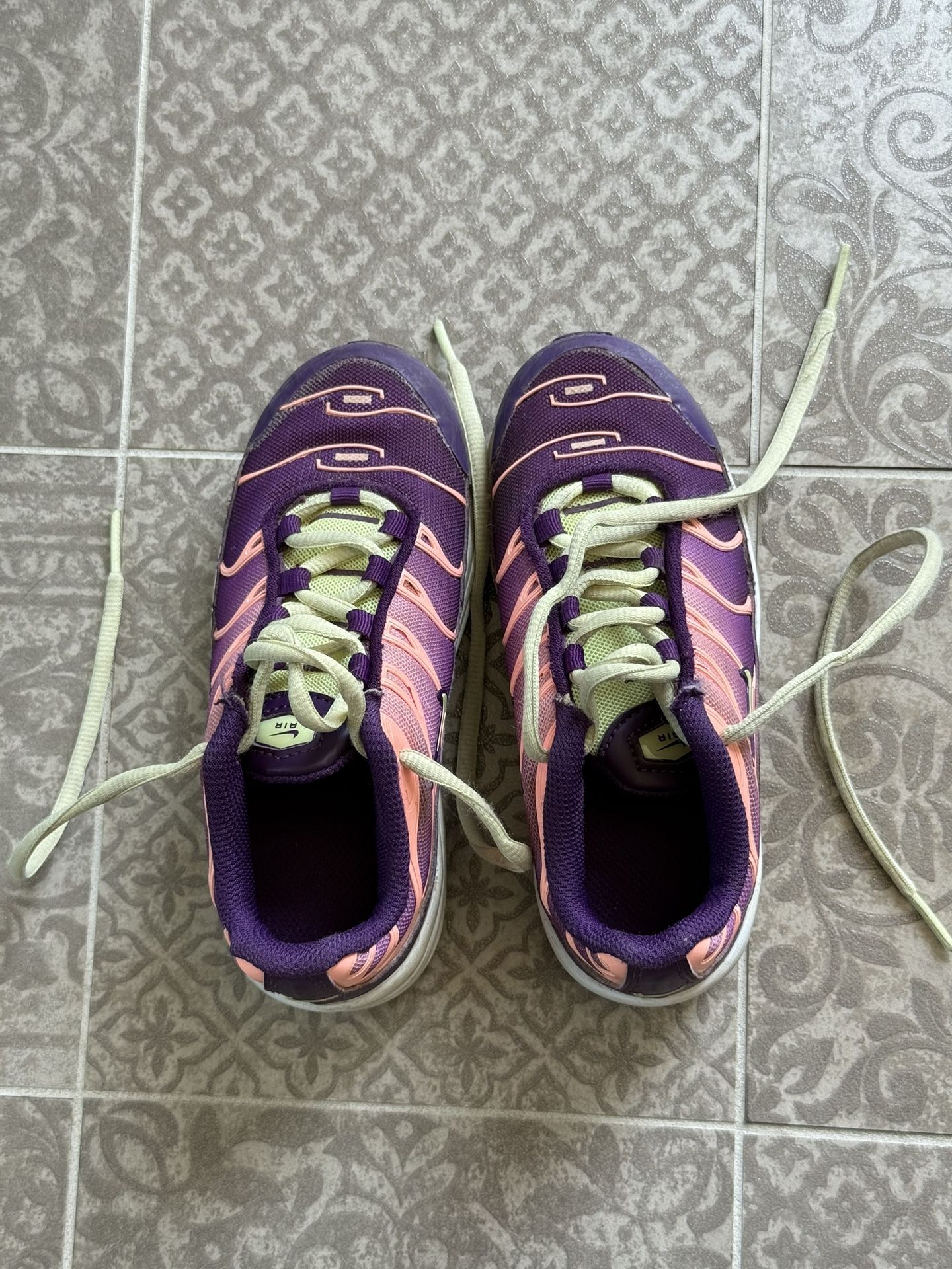 Girls Purple Lace Nike Sneakers - Size 11
