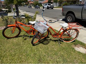 His and hers Felt beach cruisers