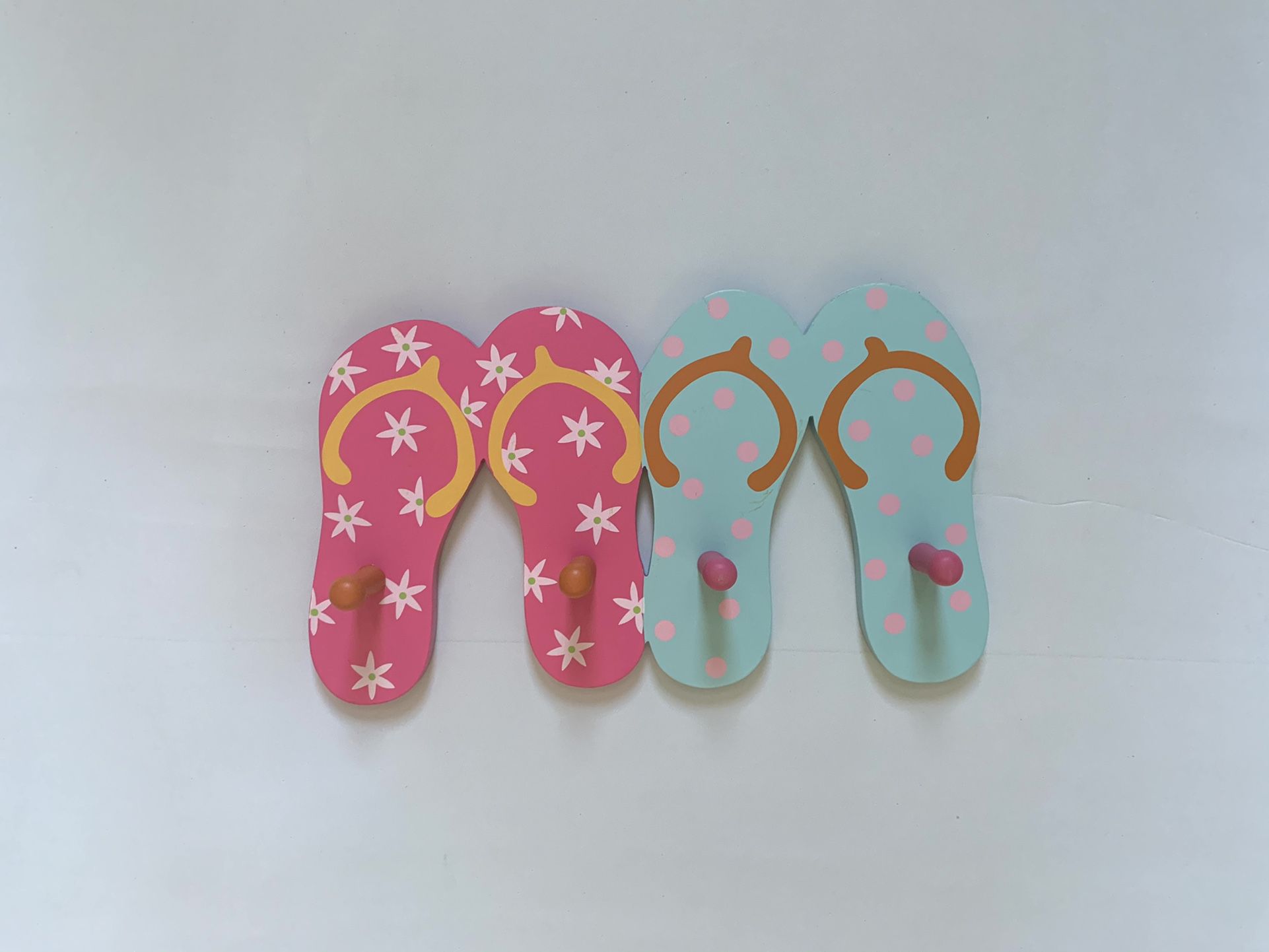 Pink And Blue Flip Flop Wood Wall Mount 4 Hook Rack For Towels, Hats, Purses