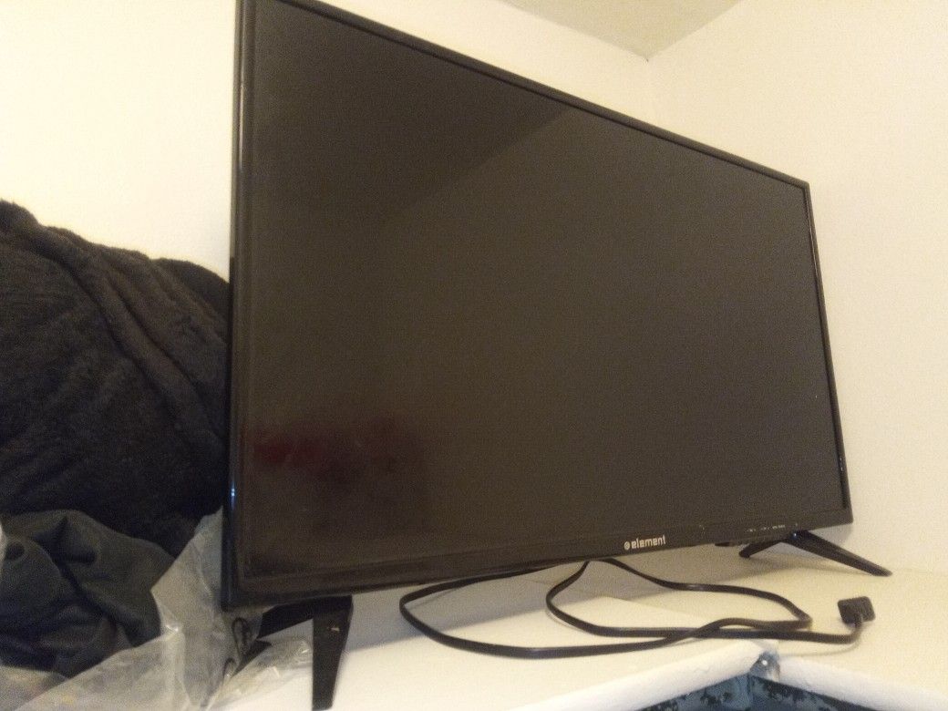 Element TV 32 inch with Remote (Great Condition -No issues)