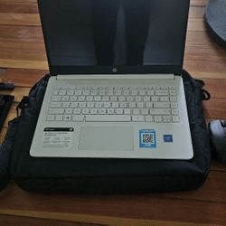 HP laptop Windows 11 with many exzras