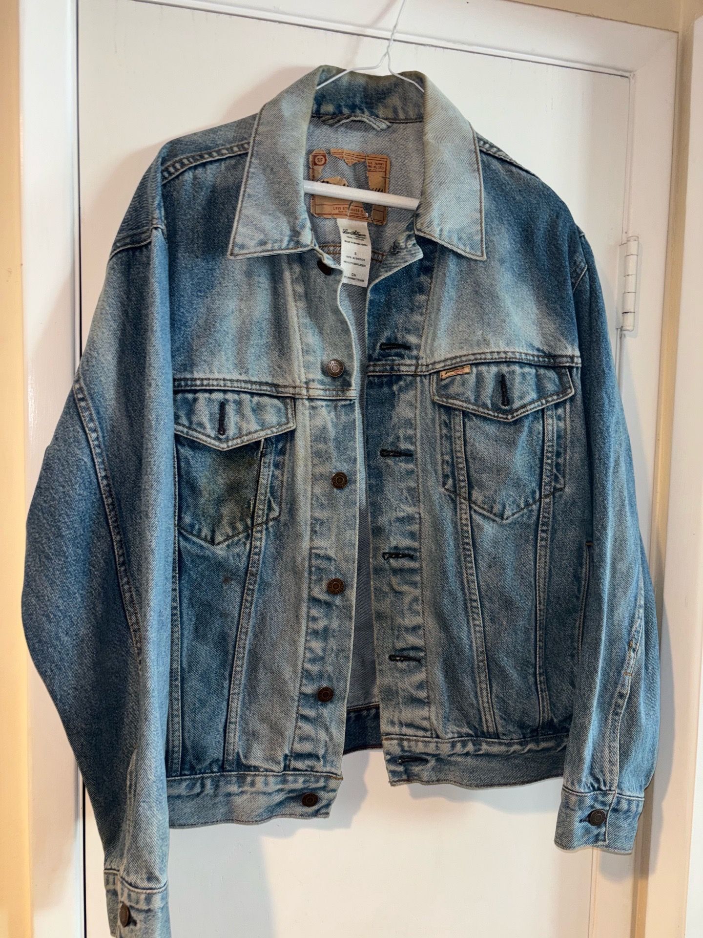 Men’s small Levi’s denim jacket