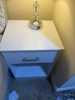 White Nightstand with Drawer and Lamp