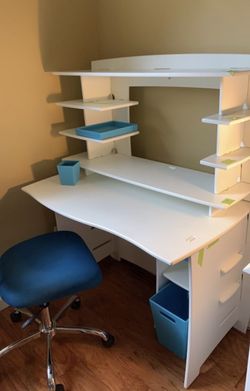 Beautiful Desk With Hutch & Chair