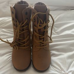 Beige Women Boots 