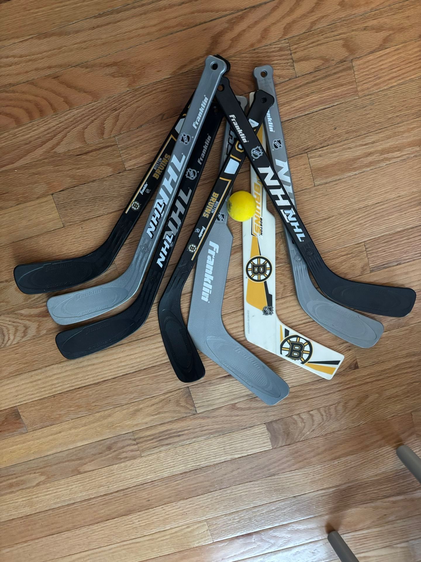 Franklin Bruins NHL Mini Knee Hockey Stick LOT