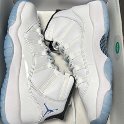 Size 7Y “Jordan legend blue”