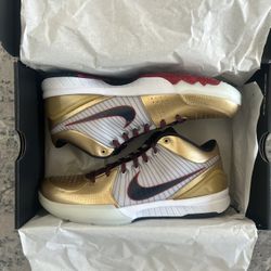 Kobe 4 Protro Gold Medal