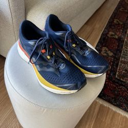 Brooks Running Shoes Size 11