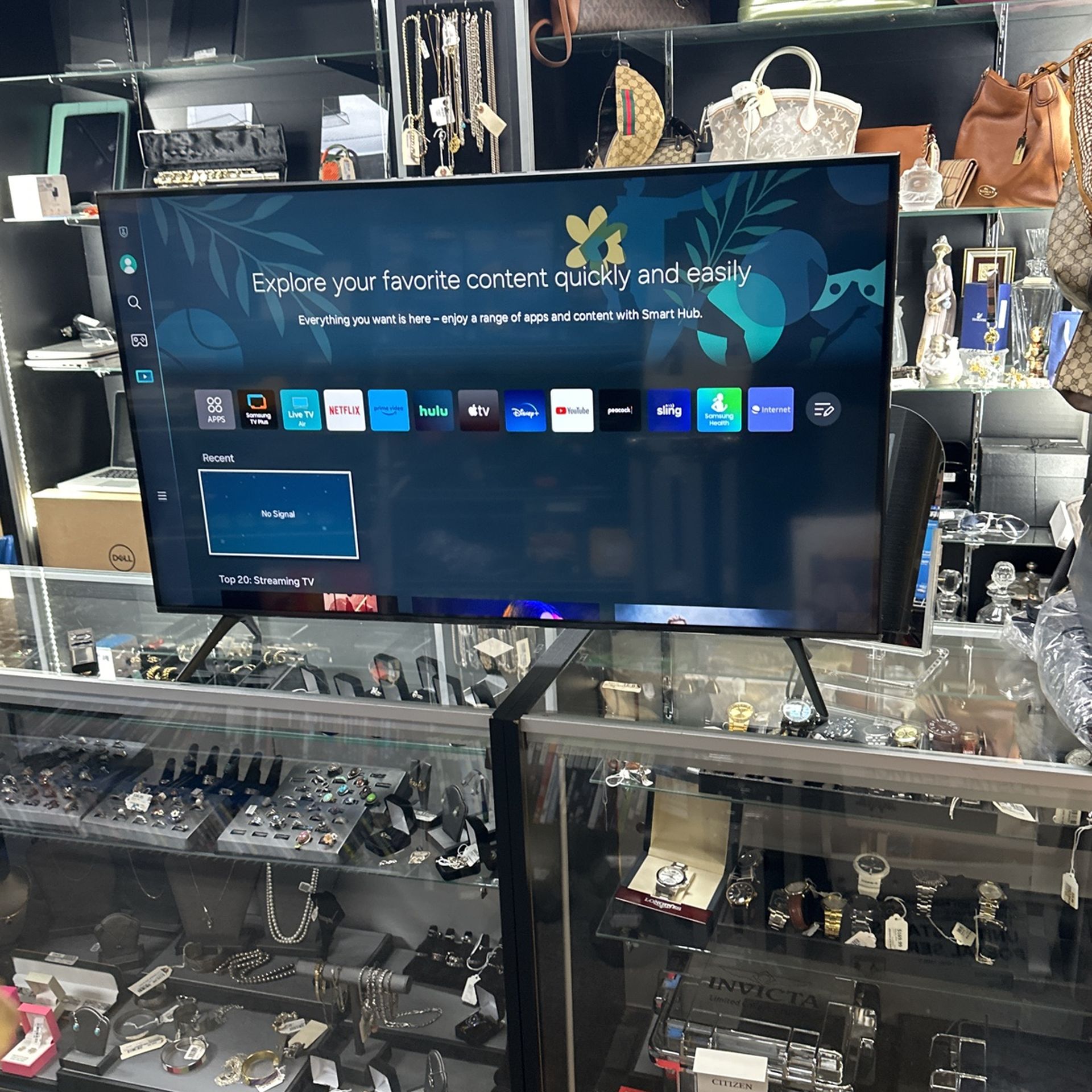 Samsung 43-inch 4K Smart TV Model (UN43CU7000B