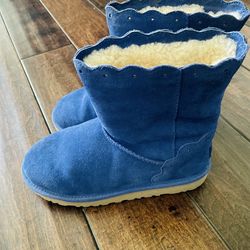 Kids Girls Blue Suede Scalloped UGG Australia boots shearling lined