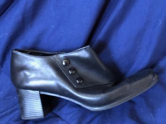 Black leather heeled booties - Laura Scott size 10M - 3-button square toe