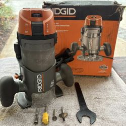 Ridgid Fixed Base Router-R220022-Like New-2 Peak HP, 11 Amp, Bits, Wrench, 8’ Cord