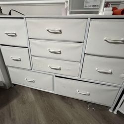 Set Of 2 Dressers - white 