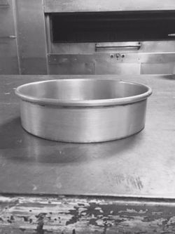 Cheesecake and cake pans