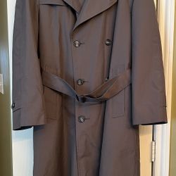 Hart  Schaffner  Men’S Trench Coat Size 40