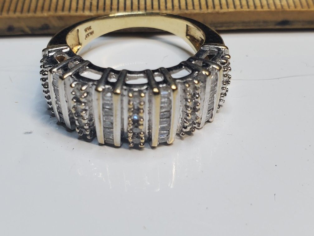10K White Gold Prongs/Yellow Gold Band VVS Diamonds Large Ring, Size 7, 5.7 grams 