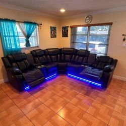 Recliner Sofa // Sofá Reclinable 