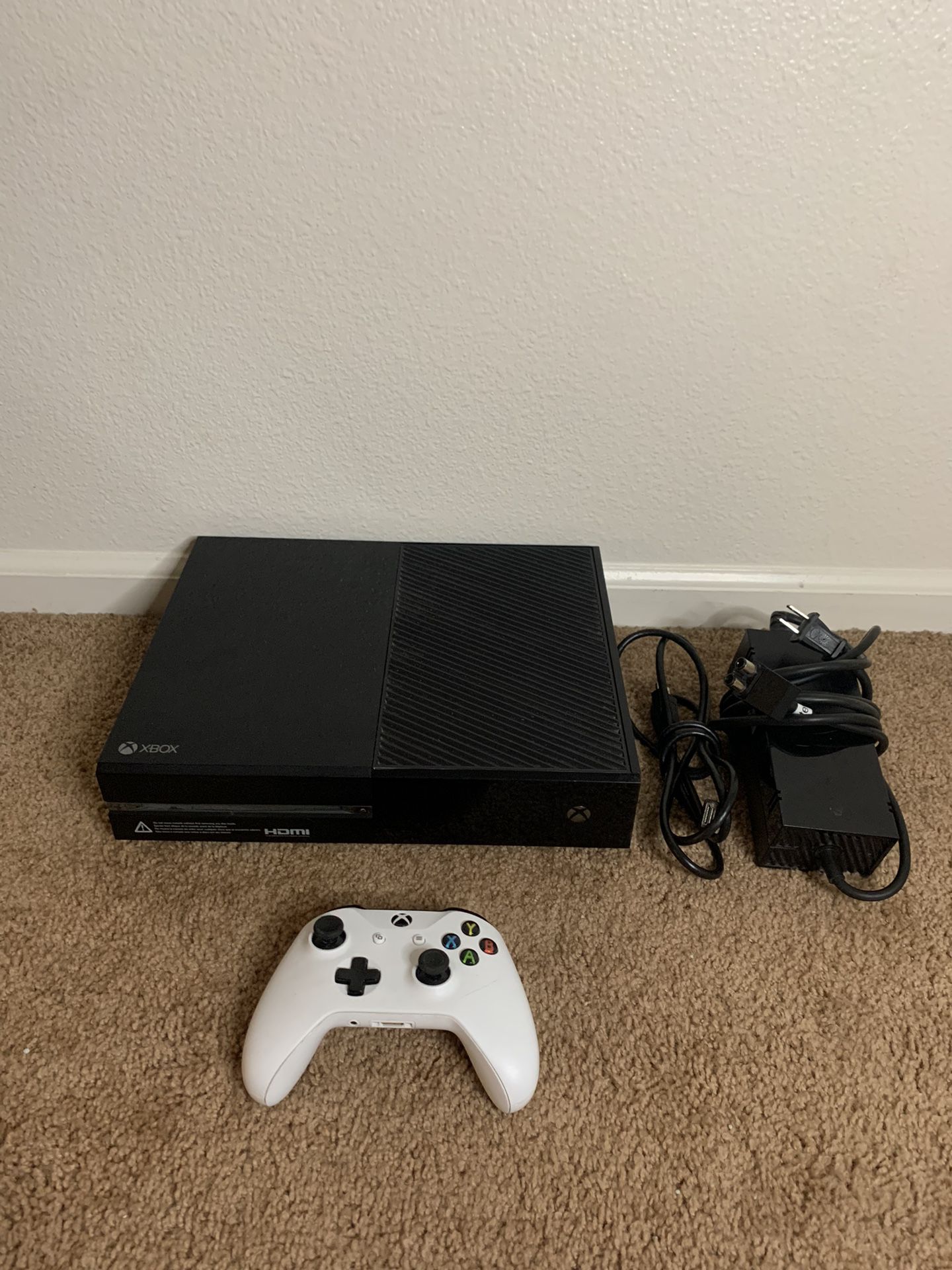 Microsoft Xbox One 500GB Model 1540 Gaming Console Black