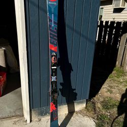 Rossignol React Skis