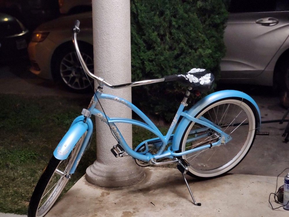 26"×18" Almost New Beach Cruiser Bike With Gears