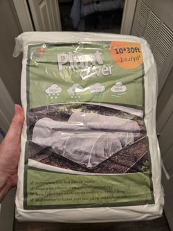 Brand new 10×30 ft plant cover for garden