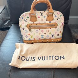 Authentic Louis Vuitton White Mukarami Alma Bag for Sale in Las