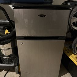 Emerson Mini Fridge