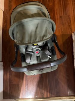 Uppababy Aria V2 + base