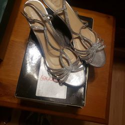 SILVER- I.MILLER, SIZE 8, SMALL HEEL