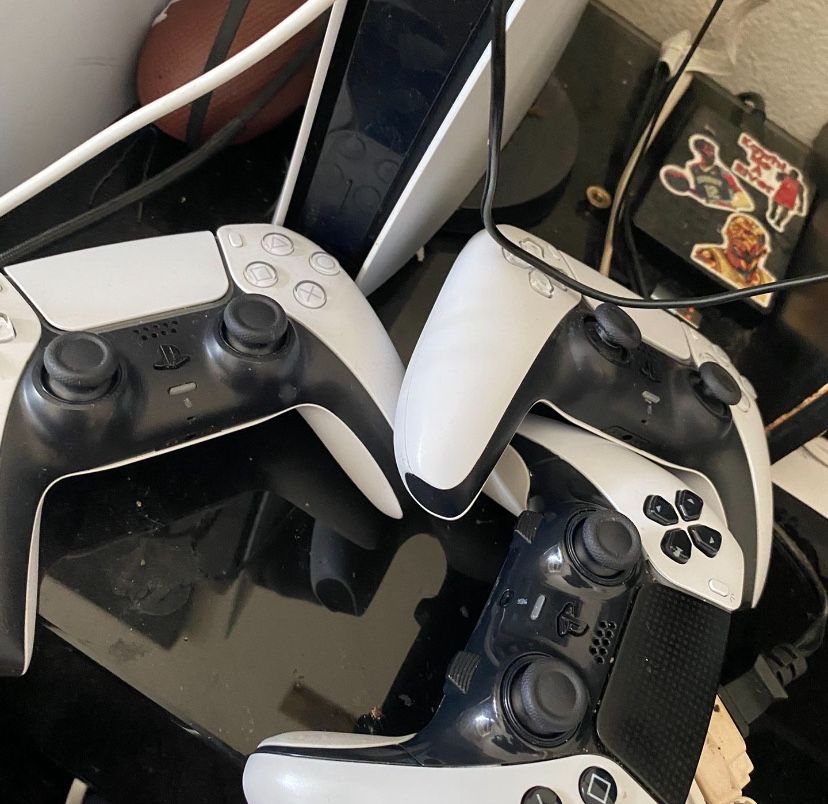Ps5 With Disc Slot No Box Willing To Meet Any Time