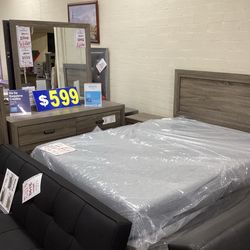 4 Pc Queen size Bedroom Set