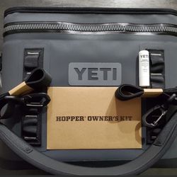 New YETI Hopper Flip 18 Portable Soft Cooler Charcoal Model GS4634-1