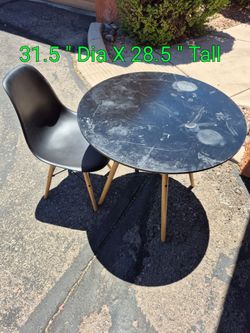 Crafts Table/ Other W/ 4 Chairs FCFS Pick Up only $20