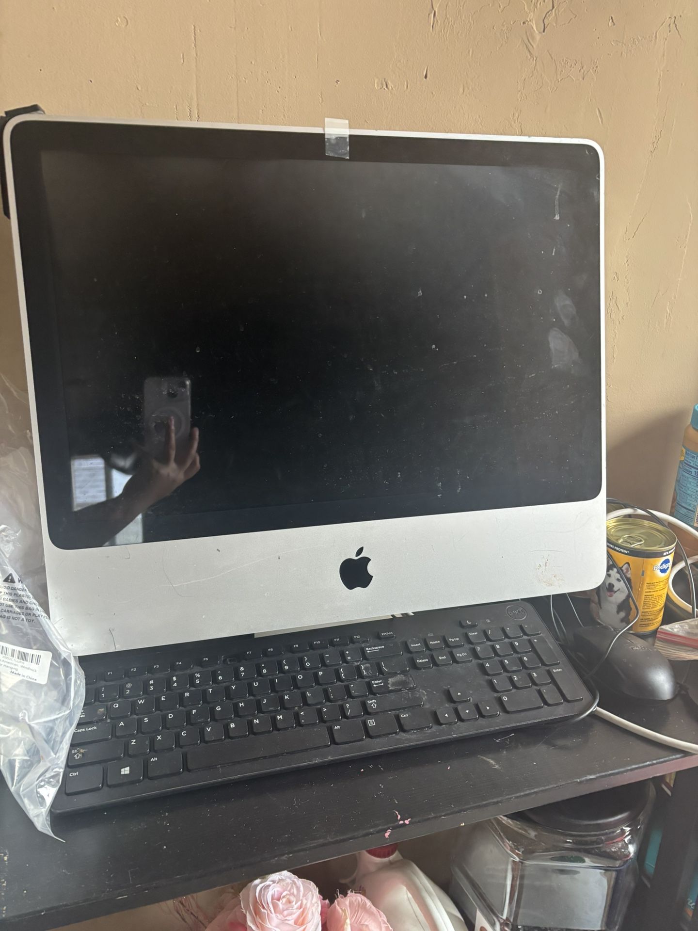 Apple Computer With Keyboard And Mouse