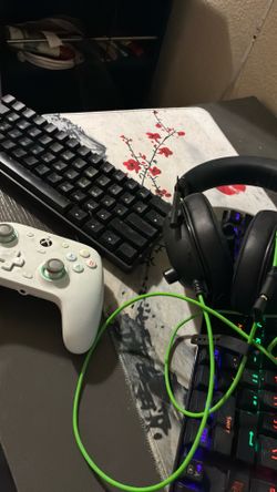 razor headset and gamesir controller and gk61 gaming keyboard