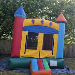 Bounce House, Brincolin