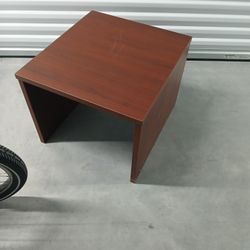 Magazine/side Table