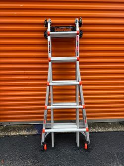 Leveler 2.0 M22 with Leg Levelers 22-ft Reach Type 1A - 300 Ibs. Load Capacity Telescoping Multi-Position