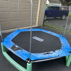 Free Trampoline 