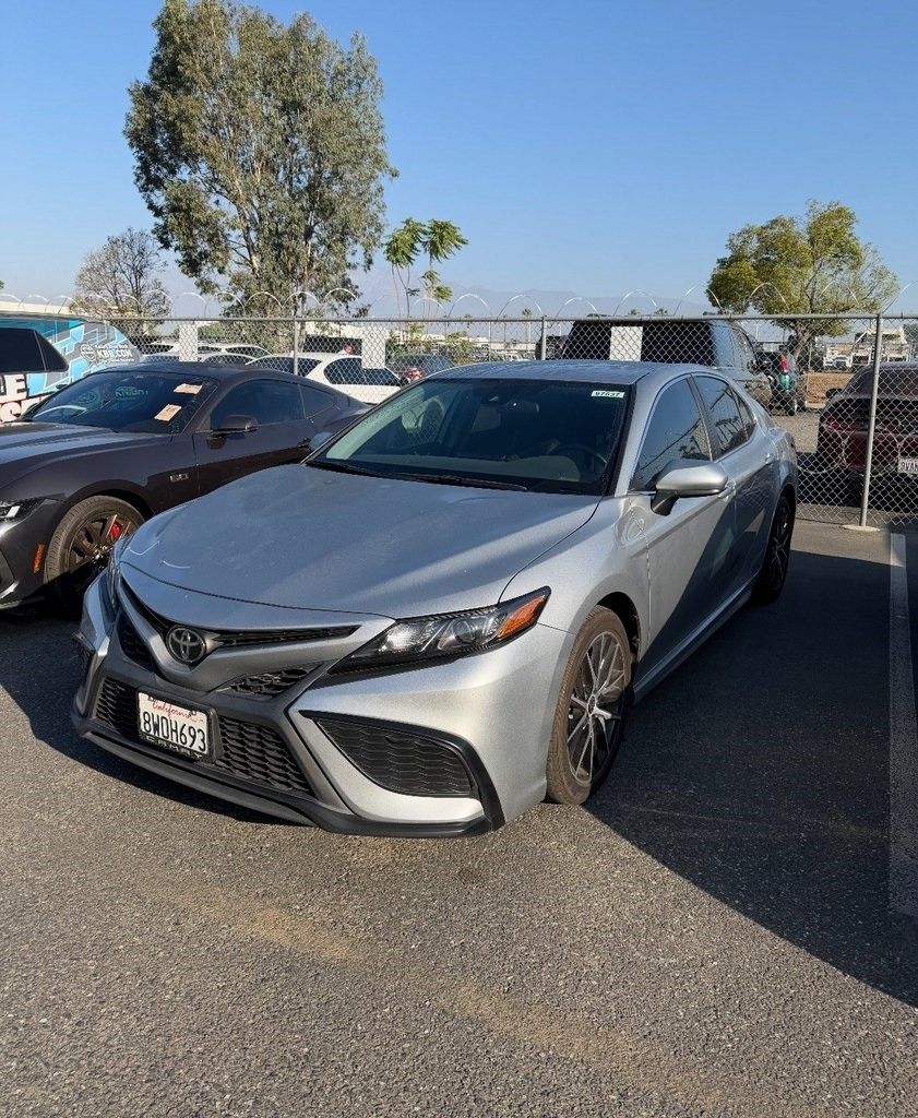 2021 Toyota Camry SE