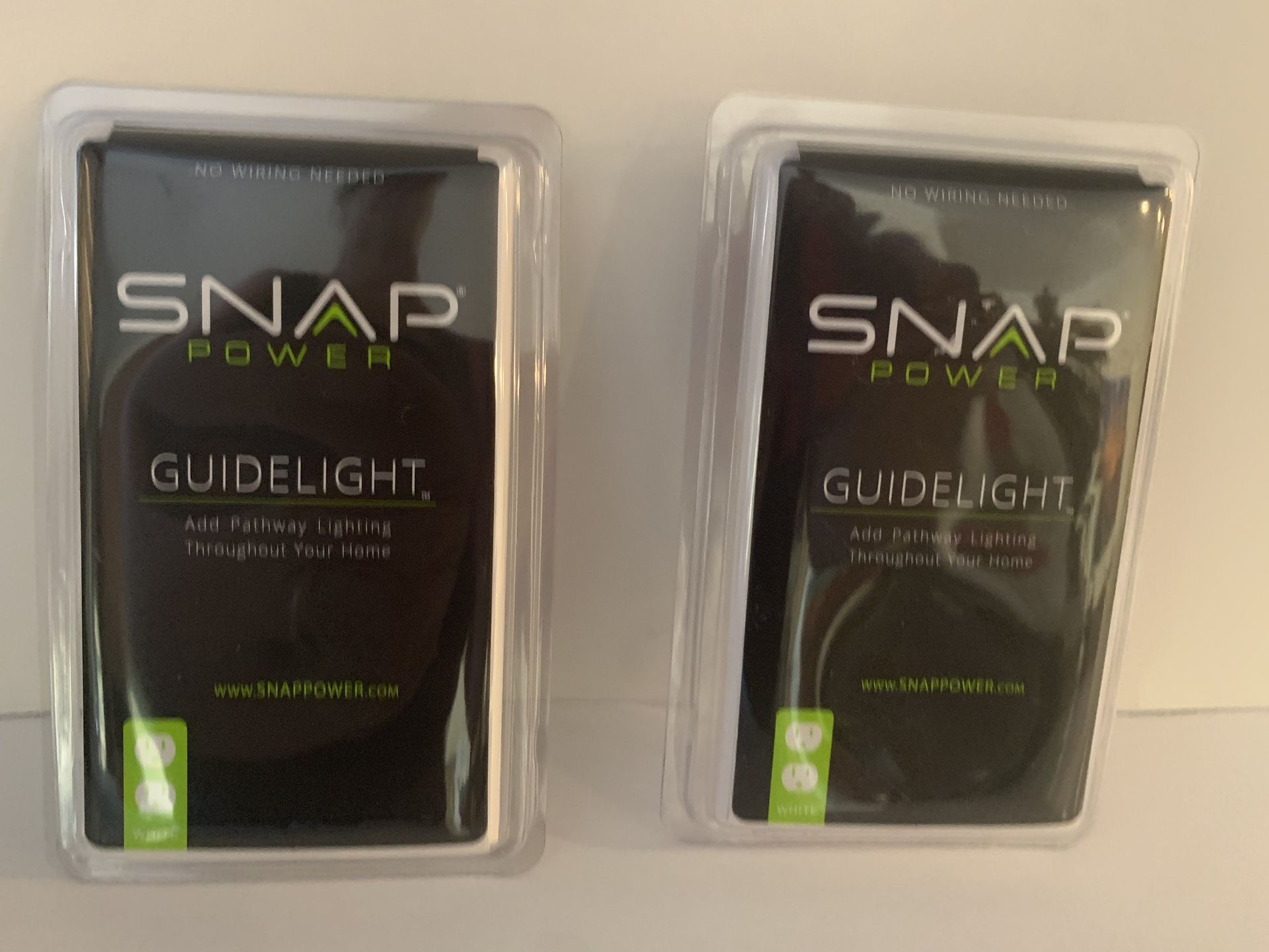 Plug Guide Lights, NEW- Intertek SR102-LAPWM, 120V, 60 Hz, .65W 2 included