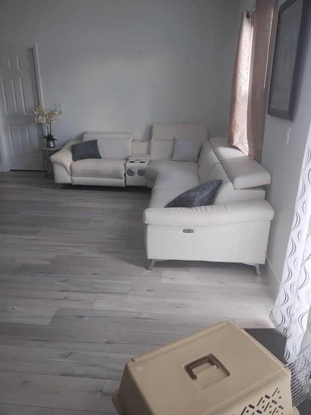 White Leather Sofas