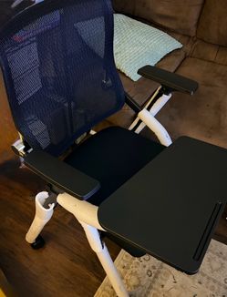 Rolling folding office chair. Brand new Walzem area