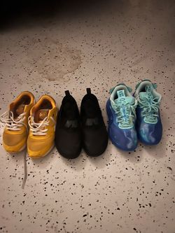 Used kids sneakers