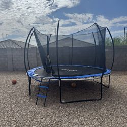 Trampoline 