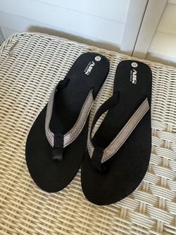 New Air Balance Flip flops Size 10