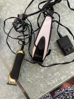 2 Wahl clippers